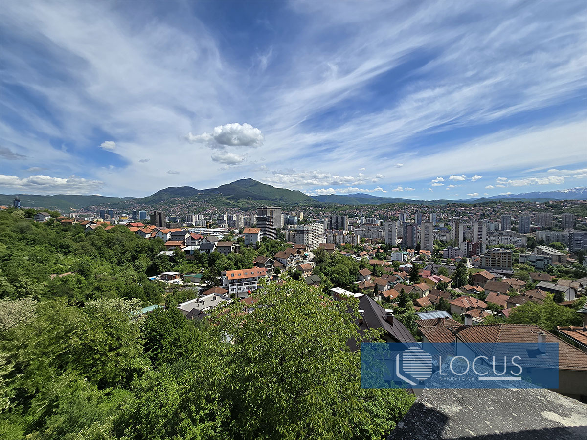 11. Pogled.jpg